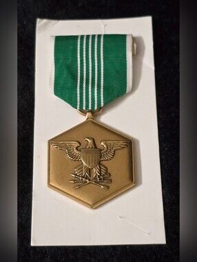 Original US ARMY MILITARY MERIT COMMENDATION Uniform Medal New on Card Unused